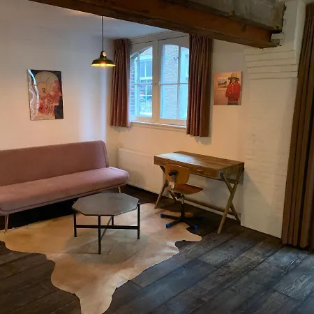 Vintage Style One Bedroom Centre 公寓 *