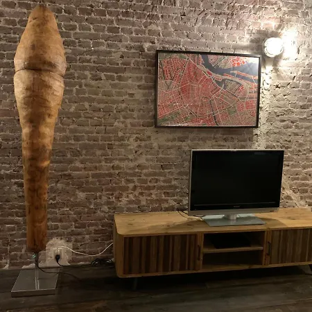 Vintage Style One Bedroom Centre شقة *